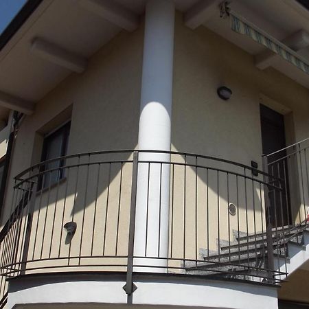 Yellow House Cir 12040 Cassano Magnago Екстер'єр фото