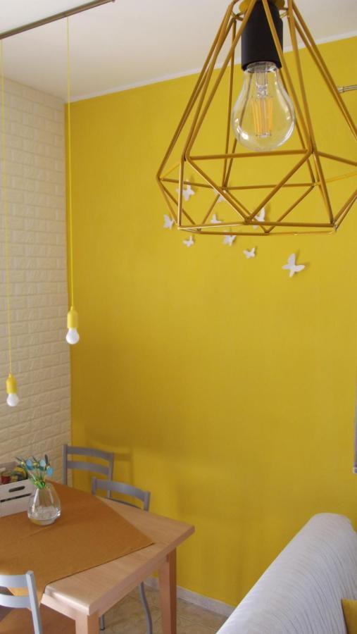 Yellow House Cir 12040 Cassano Magnago Екстер'єр фото
