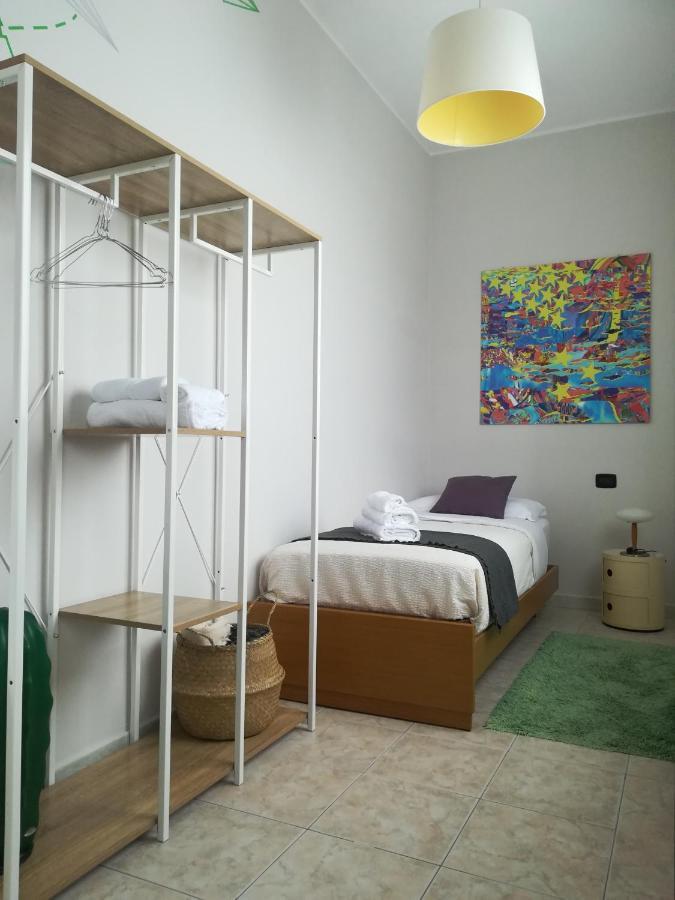 Yellow House Cir 12040 Cassano Magnago Екстер'єр фото