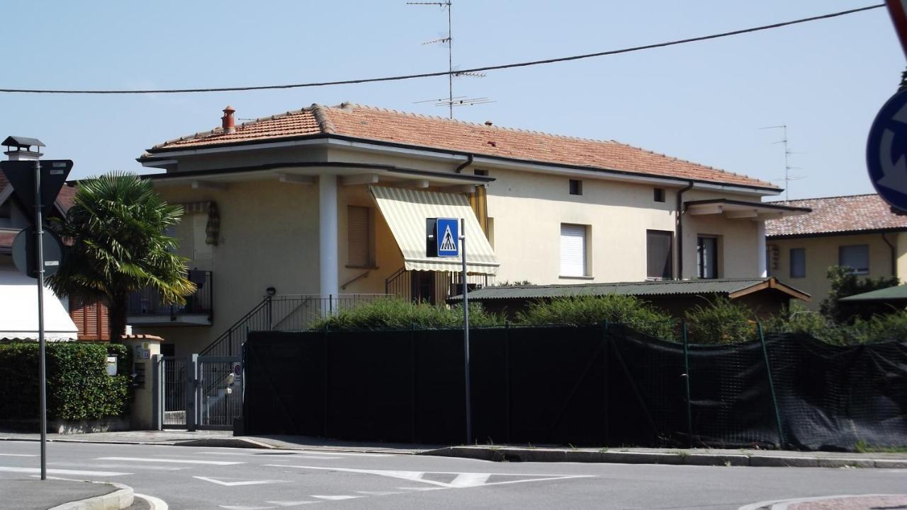 Yellow House Cir 12040 Cassano Magnago Екстер'єр фото