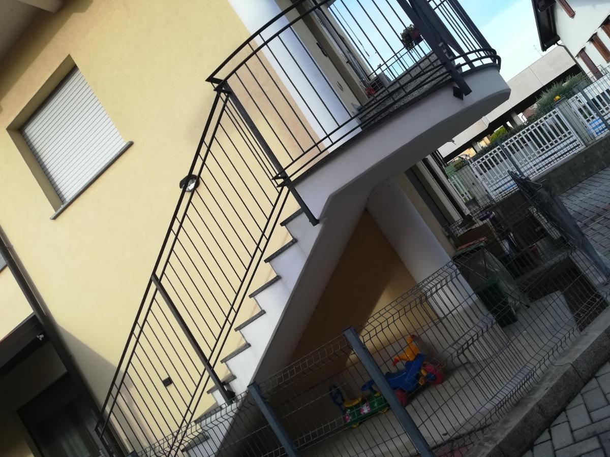 Yellow House Cir 12040 Cassano Magnago Екстер'єр фото